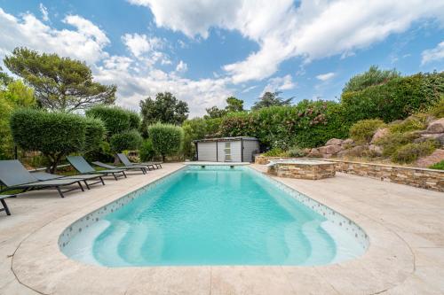 Villa mediterraneenne avec piscine et jardin in Le Bonfin