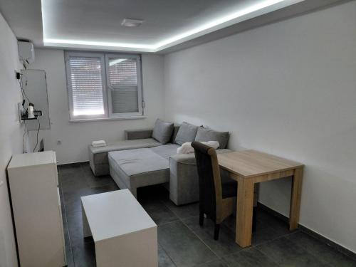 Defakto Apartment