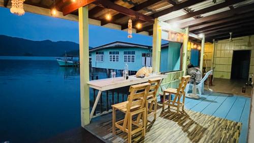 Happy Fuji Homestay in Salak Phet Bay
