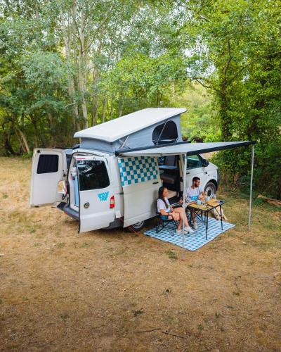 WoofTrip - Van aménagé premium spécial voyage avec chien - Camping - Saint-Jacques-de-la-Lande