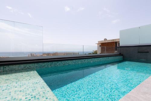 Luxury Townhouse, Infinity Pool & Ocean Views