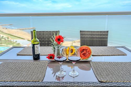 Mar de Luna en Apartamento en Cartagena Beach Resort cerca a la playa con piscina y jacuzzi
