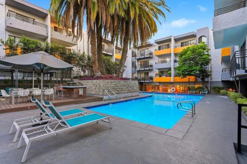 Stylish Silverlake Apartment near Crypto Arena