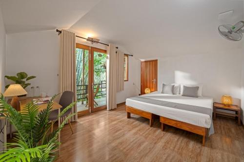 Calm Riverside Hideaway, 10 min to Old Town in Cam Kim