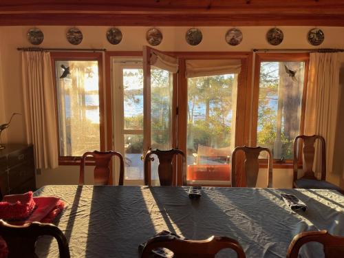 Shore House Cottage in New London (NH)