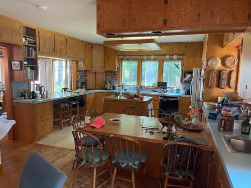 Shore House Cottage in New London (NH)