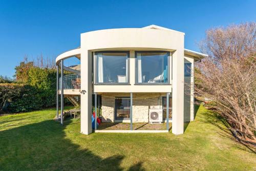 Rainbow Point Yacht Club - Taupo Holiday Home - image 2