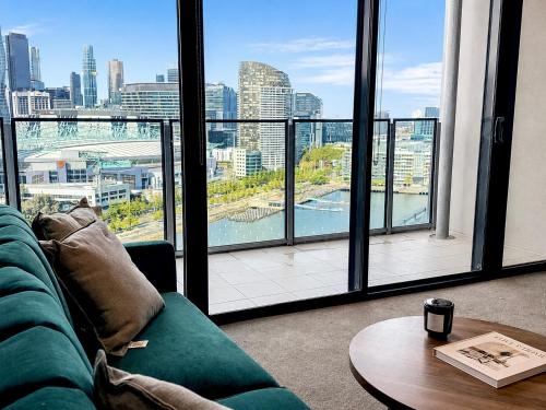 Waterfront 2BR Apartment Free Parking Near Marvel
