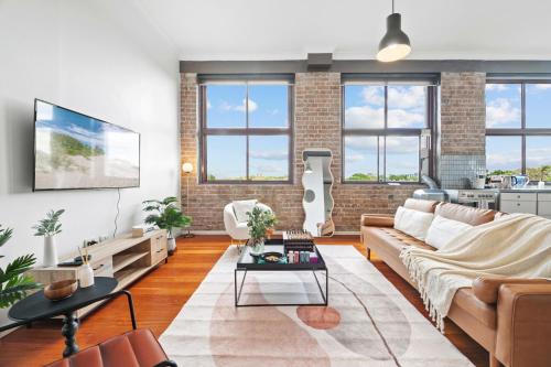 Redfern Loft - NYC Living, Culture, Bars, Parking in Waterloo