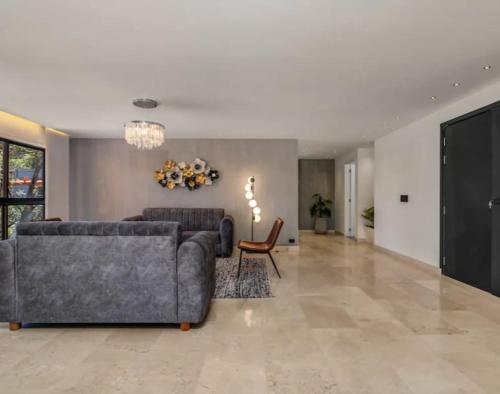 Apartamento con jacuzzi y discoteca, 3 habitaciones, poblado medellín