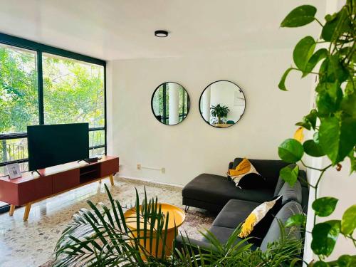 FAST WIFI, Beautiful PH steps away from Masaryk