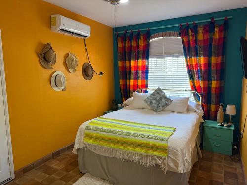 Crash & Go - Hotel Style Room
