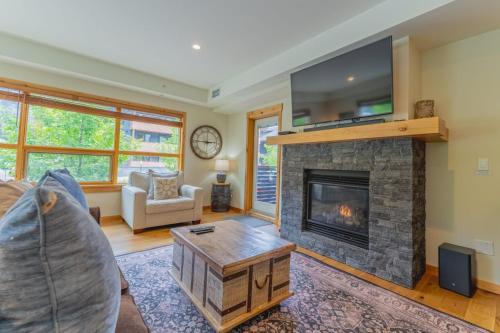 Spring Creek Corner Condo by Canadian Rockies Vacation Rentals - image 2