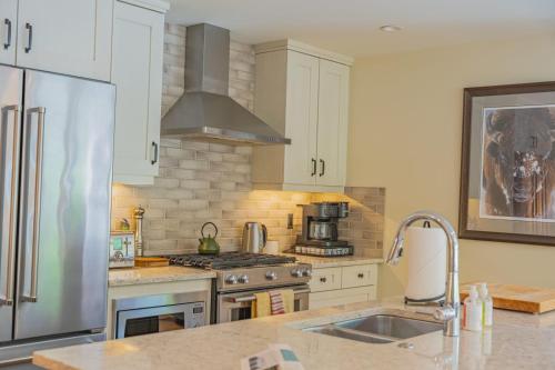 Spring Creek Corner Condo by Canadian Rockies Vacation Rentals - image 5