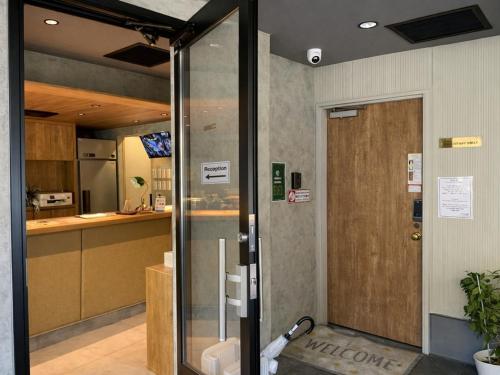 Entrance, Tokyo Tower view Guest House near Iigura Kumano Shrine