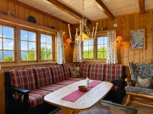 Стая за гости, Old Cabin Vibe, Perfect For Families Or Couples in Беитостолен