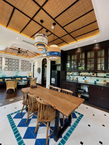 Natalie Indochine Mountain Villa Da Nang By Sujet of Haviland in 壽光