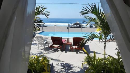 Kahuna Beach Resort and Spa 5