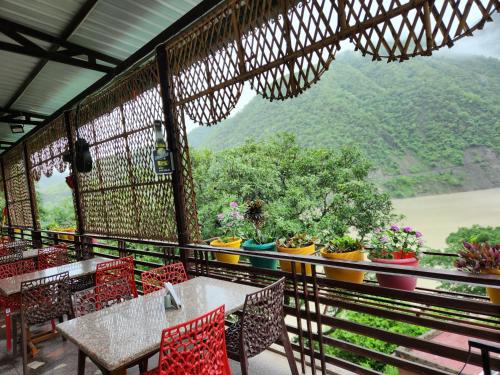 Lucky Happy Family Resort in Srinagar