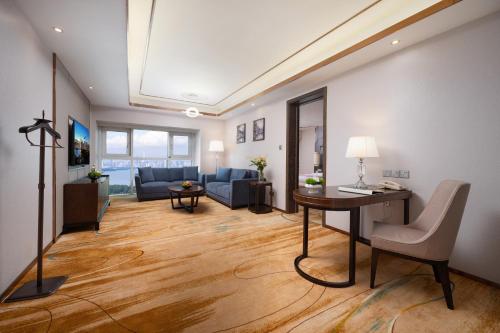 Shenzhen Bay Hisoar Hotel near 銀座 Ginza