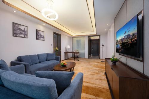 Shenzhen Bay Hisoar Hotel near 銀座 Ginza