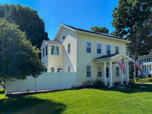 Ann Inn - Downtown New Milford Apartment