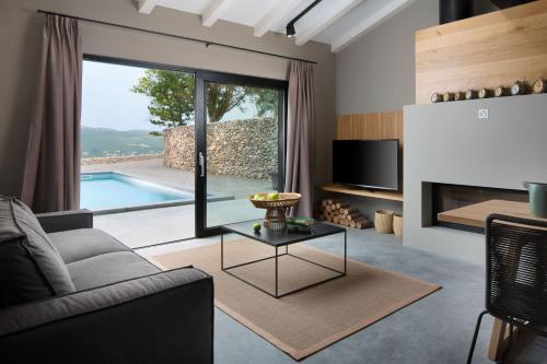 Villa Iron Lady Labin – Private Pool & Sea View - image 4
