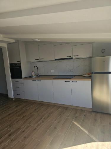 FREE PARKING Modern cosy apartments - image 5