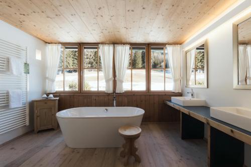 Suite, deluxe