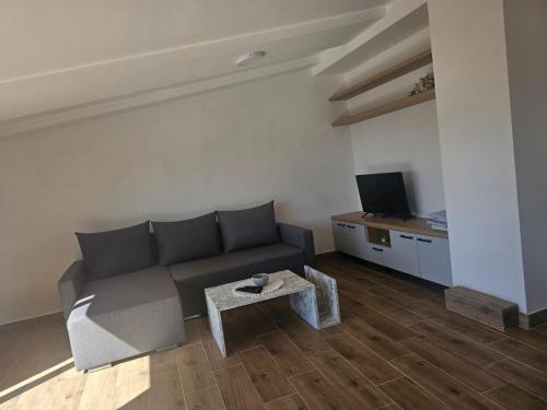 FREE PARKING Modern cosy apartments - image 4
