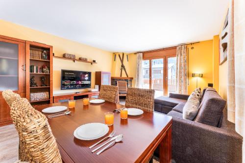 Barthe Holidays I Apartamento rustico en El Tarter 6PAX I Gran terraza con vistas al valle, ideal pa in Incles