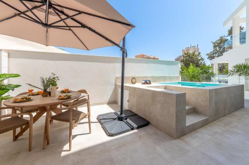 797 HOLIDAY RENTALS-Moderno apartamento con piscina privada