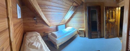 2 twin beds