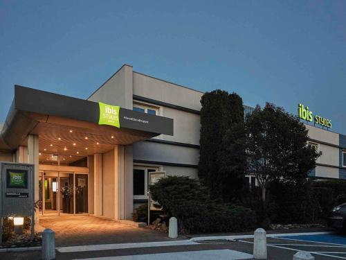 ibis Styles Marseille Aéroport Hotel de charme Saint-Victoret