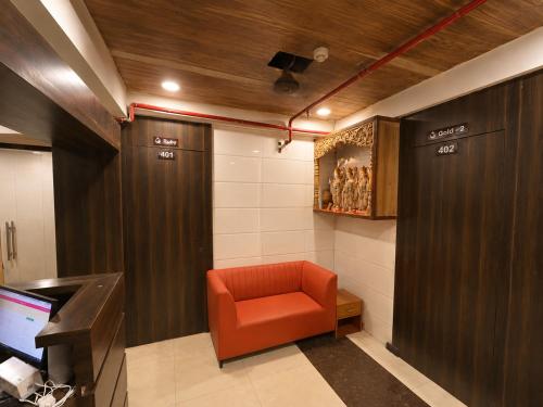 Лоби, Hotel Skyline in Shakti Nagar
