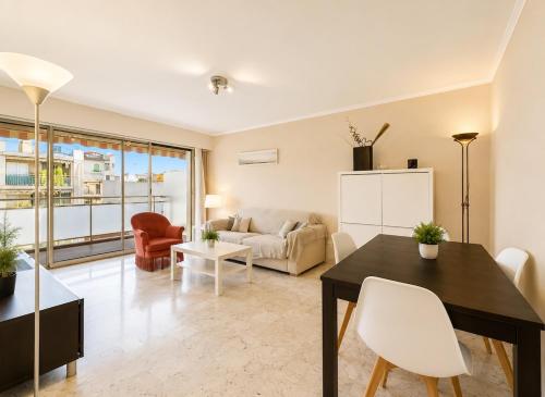 Centre Juan les Pins 2 Terrasses 6 pers