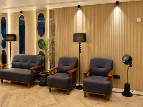 THE Vinay Hotel & Banquet in Lakhisarai