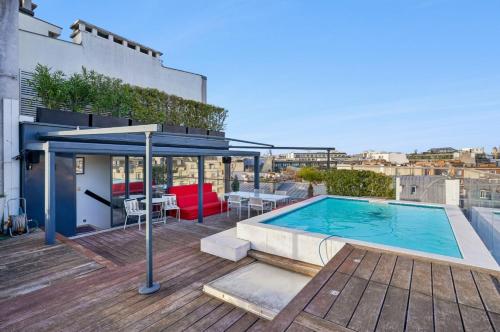 Paris Penthouse with Panoramic Views & Rooftop Pool