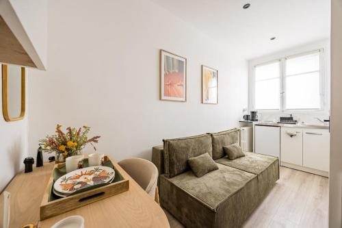 Porte Dauphine - Studio Apartment