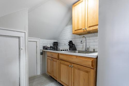 1BR New Rochelle Oasis - 30 Mins to NYC Parking in New Rochelle