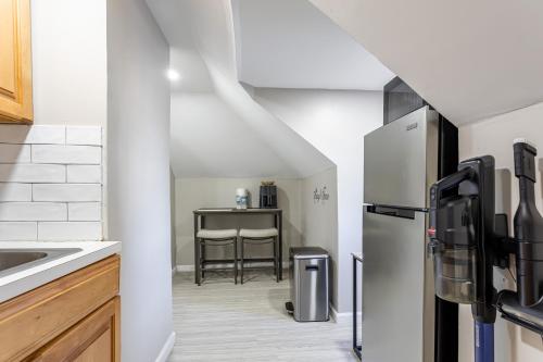 1BR New Rochelle Oasis - 30 Mins to NYC Parking in New Rochelle