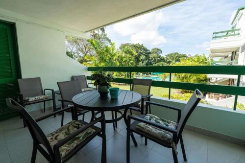 Renovated Chic Condo Steps from Carlisle Bay in Garrison