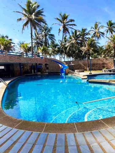 Bassein, Playa Dorada calidez y frescura marina in Boca de Aroa