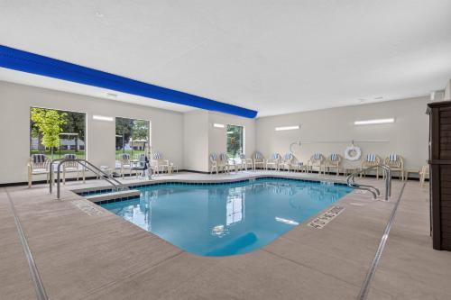 bazen, Cobblestone Hotel & Suites - Waukesha/West Milwauke in Waukesha (WI)