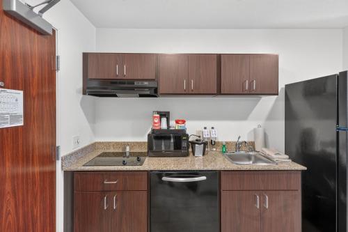 kuhinja, Cobblestone Hotel & Suites - Waukesha/West Milwauke in Waukesha (WI)
