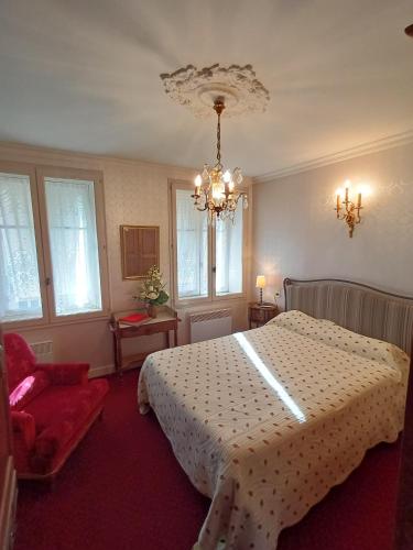 1 double bed, 3 twin beds
