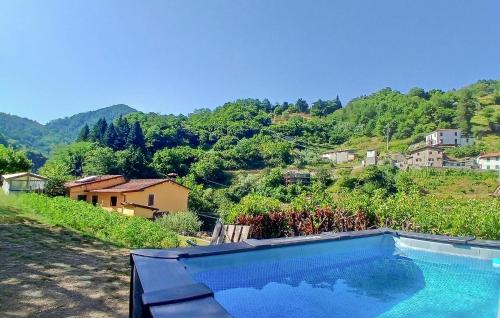 Úszómedence, Amazing Home In Fabbriche Di Vallico With Wifi in Fabbriche di Vallico