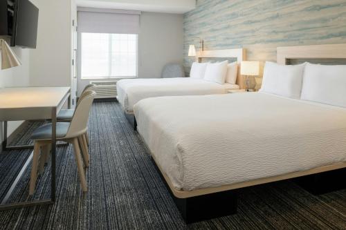 2 queen beds