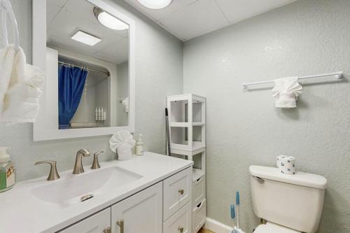 Pelicans Flight at Sandcastle South - image 2
