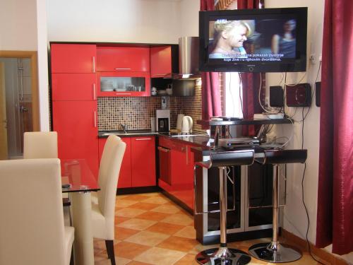 Split Artistic Apartments - image 12